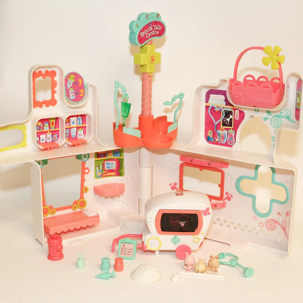 Littlest Petshop Sairaala talo