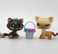 Littlest Petshop seisova Kissa #816 ja Kissan pentu #815