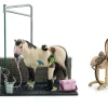 Schleich 42104 Pesupaikka ja hoitaja - Erikoiserä!